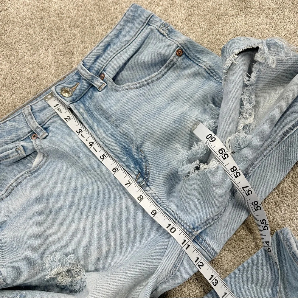 American Eagle Stretch Mom Straight Jeans Distressed Ripped Blue Size 6 Short - Picture 10 of 15
